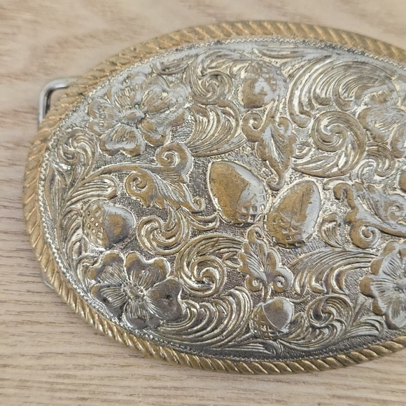 Silver Creek Collections Two Nuts Belt Buckle Mens - Picture 2 of 5